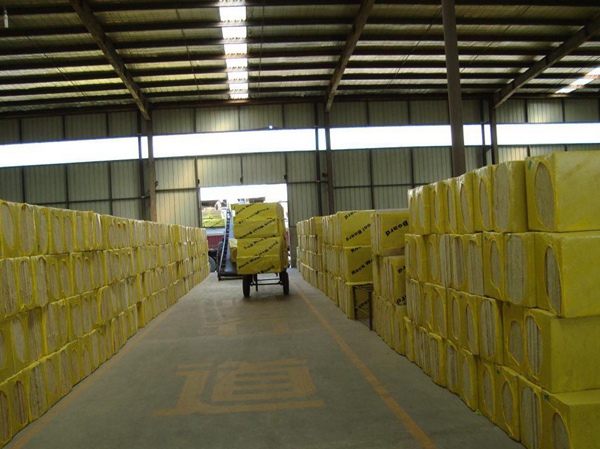 玻璃棉管加工生產(chǎn)